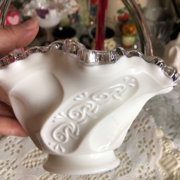 Fenton paisley ruffled basket - Picture 3 of 9